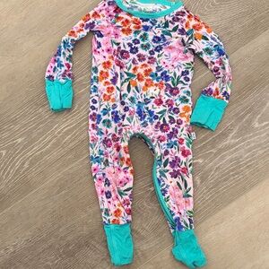 Little sleepies sweet pea crescent zippy 3-6